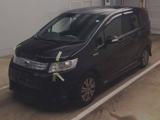 4085 HONDA FREED SPIKE GP3 2013 г. (TAA Kantou)